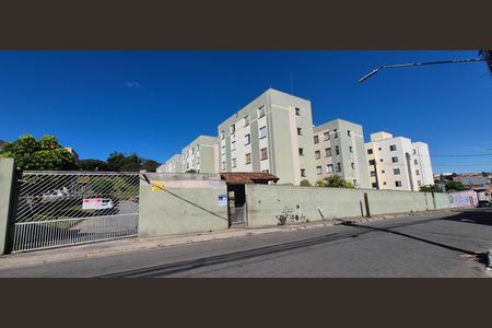 Apartamento para alugar com 39m², 2 quartos e 1 vaga Apartamento para alugar com 39m², 2 quartos e 1 vagaFachada