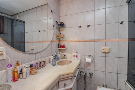 Apartamento à venda com 149m², 3 quartos e 2 vagas Apartamento à venda com 149m², 3 quartos e 2 vagasBanheiro da Suíte