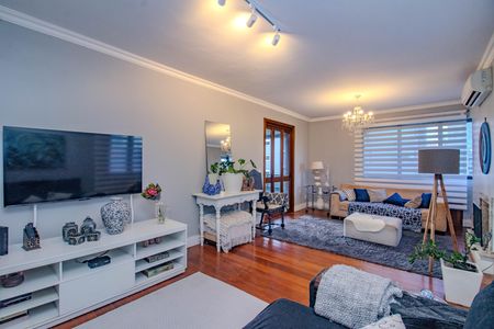 Apartamento à venda com 149m², 3 quartos e 2 vagas Apartamento à venda com 149m², 3 quartos e 2 vagasSala