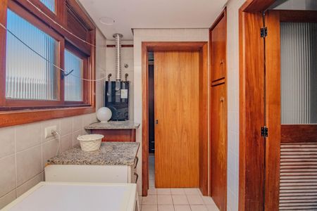 Apartamento à venda com 149m², 3 quartos e 2 vagas Apartamento à venda com 149m², 3 quartos e 2 vagasCozinha e Área de Serviço
