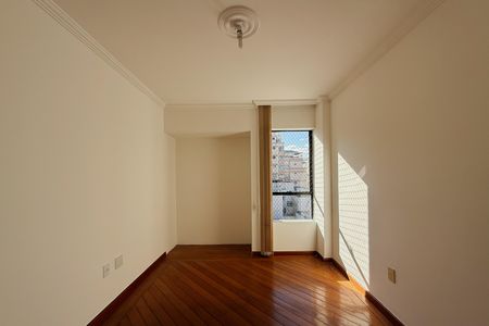 Apartamento para alugar com 120m², 3 quartos e 2 vagas Apartamento para alugar com 120m², 3 quartos e 2 vagasQuarto 2