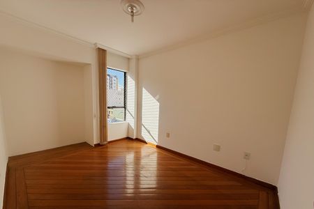 Apartamento para alugar com 120m², 3 quartos e 2 vagas Apartamento para alugar com 120m², 3 quartos e 2 vagasQuarto 2