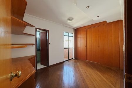 Apartamento para alugar com 120m², 3 quartos e 2 vagas Apartamento para alugar com 120m², 3 quartos e 2 vagasQuarto Suíte