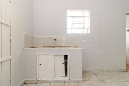 Cozinha de casa para alugar com 1 quarto, 140m² em Vila Nivi, São Paulo
