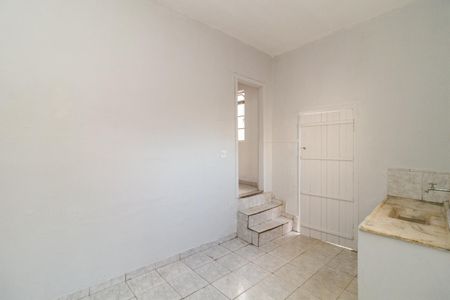 Cozinha de casa para alugar com 1 quarto, 140m² em Vila Nivi, São Paulo