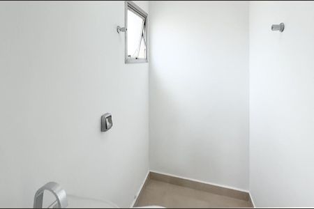 Apartamento para alugar com 80m², 2 quartos e 1 vaga Apartamento para alugar com 80m², 2 quartos e 1 vagaBanheiro da Suíte