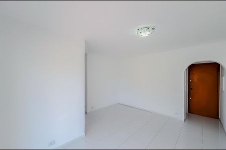 Apartamento para alugar com 80m², 2 quartos e 1 vaga Apartamento para alugar com 80m², 2 quartos e 1 vagaSala