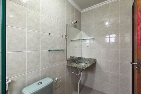 Banheiro da Suíte de apartamento para alugar com 2 quartos, 67m² em Guilhermina, Praia Grande