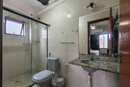 Apartamento para alugar com 67m², 2 quartos e 1 vaga Apartamento para alugar com 67m², 2 quartos e 1 vagaBanheiro da Suíte
