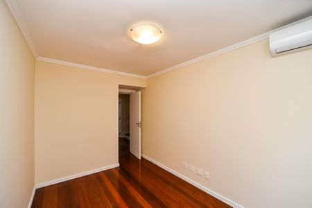 Casa de condomínio para alugar com 300m², 3 quartos e 4 vagasQuarto 2