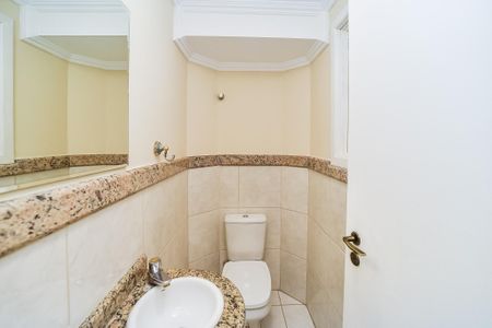 Casa de condomínio para alugar com 300m², 3 quartos e 4 vagasLavabo 1