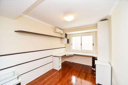 Quarto 1 de casa de condomínio para alugar com 3 quartos, 300m² em Boa Vista, Porto Alegre