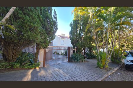 Casa de condomínio para alugar com 300m², 3 quartos e 4 vagasFachada
