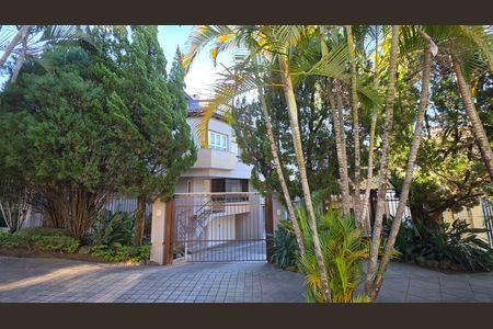 Casa de condomínio para alugar com 300m², 3 quartos e 4 vagasFachada