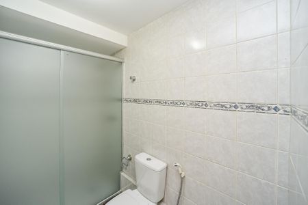 Casa de condomínio para alugar com 300m², 3 quartos e 4 vagasBanheiro Social