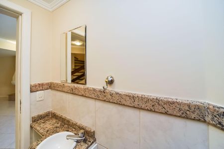 Casa de condomínio para alugar com 300m², 3 quartos e 4 vagasLavabo 1