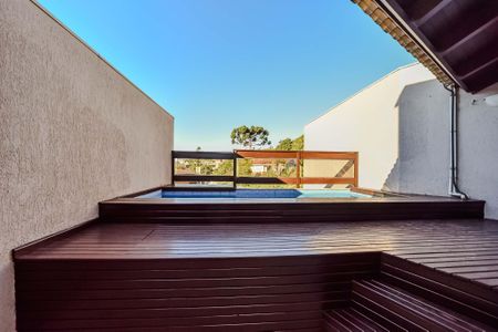 Casa de condomínio para alugar com 300m², 3 quartos e 4 vagasPiscina