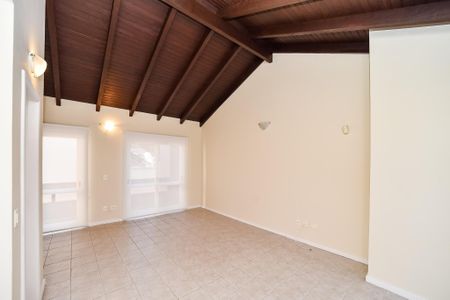 Casa de condomínio para alugar com 300m², 3 quartos e 4 vagasTerceiro Andar - Triplex