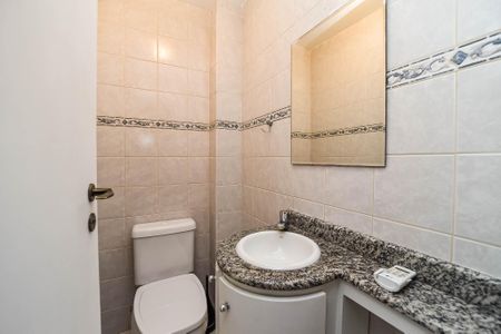 Casa de condomínio para alugar com 300m², 3 quartos e 4 vagasLavabo 2