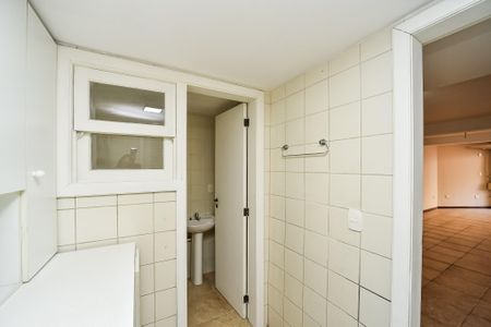 Casa de condomínio para alugar com 300m², 3 quartos e 4 vagasÁrea de Serviço