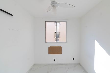 Quarto 1 de apartamento para alugar com 2 quartos, 43m² em Inhoaíba, Rio de Janeiro