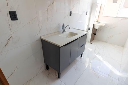 Apartamento para alugar com 43m², 2 quartos e sem vaga Apartamento para alugar com 43m², 2 quartos e sem vagaCozinha e Área de Serviço