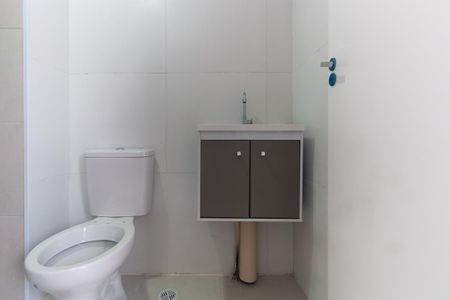 Banheiro de apartamento para alugar com 2 quartos, 42m² em Vila Graciosa, São Paulo