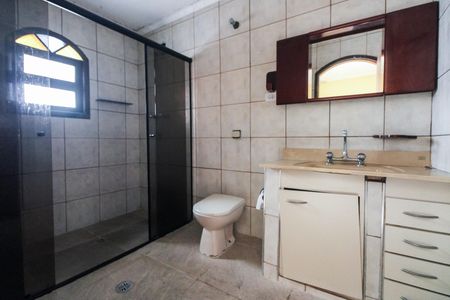 Casa para alugar com 300m², 3 quartos e 2 vagas Casa para alugar com 300m², 3 quartos e 2 vagasBanheiro Suíte 1