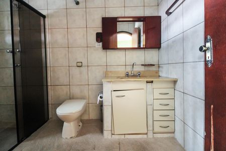Casa para alugar com 300m², 3 quartos e 2 vagas Casa para alugar com 300m², 3 quartos e 2 vagasBanheiro Suíte 1