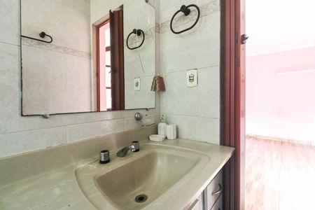 Casa para alugar com 300m², 3 quartos e 2 vagas Casa para alugar com 300m², 3 quartos e 2 vagasBanheiro Suíte 2