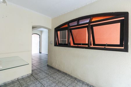 Casa para alugar com 300m², 3 quartos e 2 vagas Casa para alugar com 300m², 3 quartos e 2 vagasSala