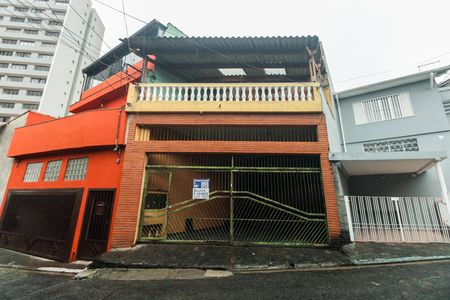 Casa para alugar com 300m², 3 quartos e 2 vagas Casa para alugar com 300m², 3 quartos e 2 vagasFachada