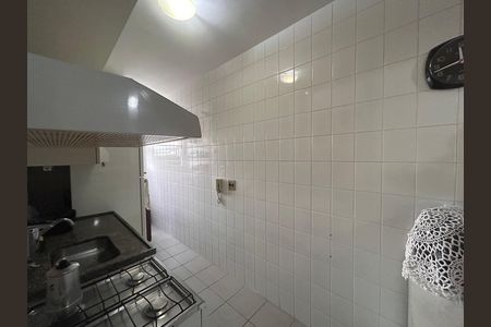 Apartamento à venda com 47m², 2 quartos e 1 vaga Apartamento à venda com 47m², 2 quartos e 1 vagaCozinha americana