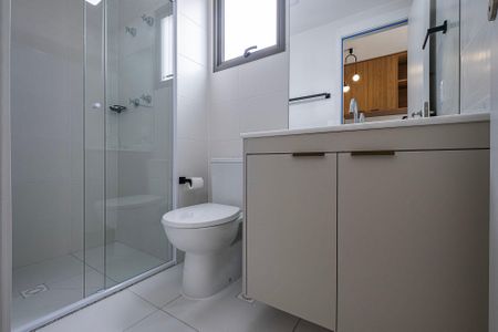 Banheiro de kitnet/studio para alugar com 1 quarto, 26m² em Sumaré, São Paulo