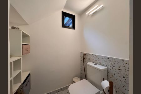 Casa de condomínio à venda com 160m², 4 quartos e 1 vaga Casa de condomínio à venda com 160m², 4 quartos e 1 vagaLavabo