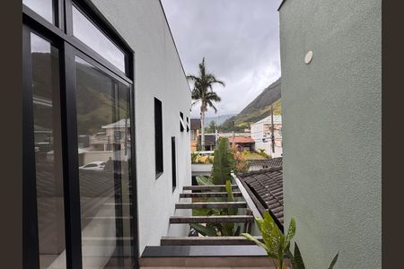 Casa de condomínio à venda com 160m², 4 quartos e 1 vaga Casa de condomínio à venda com 160m², 4 quartos e 1 vagaVarada