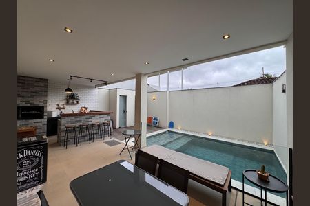 Casa de condomínio à venda com 160m², 4 quartos e 1 vaga Casa de condomínio à venda com 160m², 4 quartos e 1 vagaÁrea externa