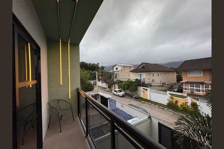 Casa de condomínio à venda com 160m², 4 quartos e 1 vaga Casa de condomínio à venda com 160m², 4 quartos e 1 vagaSuíte Master - Varanda