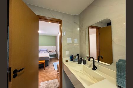 Casa de condomínio à venda com 160m², 4 quartos e 1 vaga Casa de condomínio à venda com 160m², 4 quartos e 1 vagaSuíte Master - Banheiro