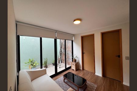 Casa de condomínio à venda com 160m², 4 quartos e 1 vaga Casa de condomínio à venda com 160m², 4 quartos e 1 vagaHall Íntimo