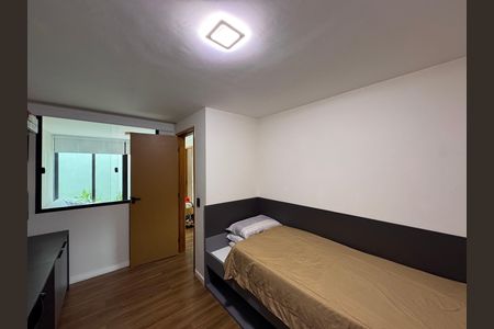 Casa de condomínio à venda com 160m², 4 quartos e 1 vaga Casa de condomínio à venda com 160m², 4 quartos e 1 vagaQuarto 3