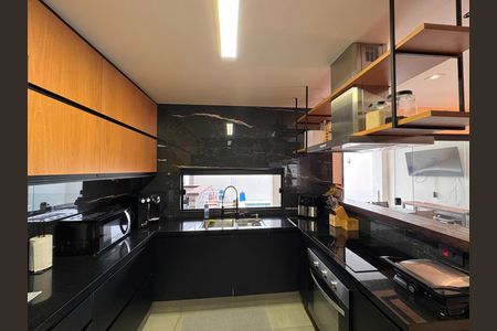 Casa de condomínio à venda com 160m², 4 quartos e 1 vaga Casa de condomínio à venda com 160m², 4 quartos e 1 vagaCozinha