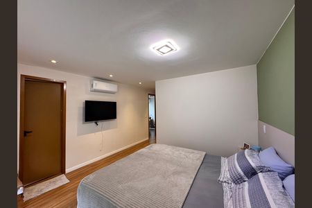 Casa de condomínio à venda com 160m², 4 quartos e 1 vaga Casa de condomínio à venda com 160m², 4 quartos e 1 vagaSuíte Master