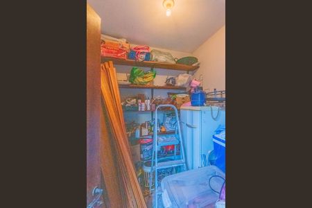 Casa à venda com 250m², 3 quartos e 3 vagas Casa à venda com 250m², 3 quartos e 3 vagasQuarto de Serviço