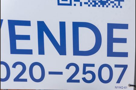 Casa à venda com 250m², 3 quartos e 3 vagas Casa à venda com 250m², 3 quartos e 3 vagasPlaquinha