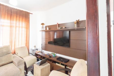 Casa à venda com 250m², 3 quartos e 3 vagas Casa à venda com 250m², 3 quartos e 3 vagasSala