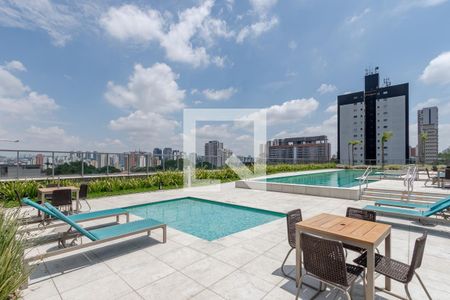 Studio à venda com 25m², 1 quarto e sem vaga Studio à venda com 25m², 1 quarto e sem vagaPiscina