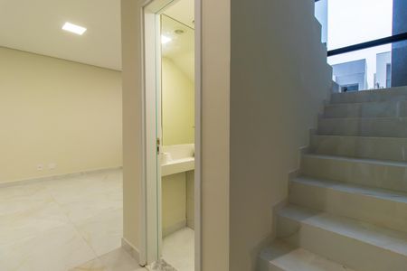Casa de condomínio para alugar com 167m², 3 quartos e 2 vagas Casa de condomínio para alugar com 167m², 3 quartos e 2 vagasEscadas