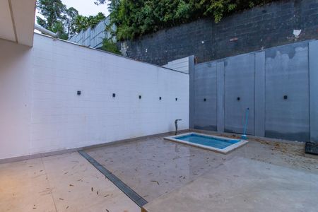 Casa de condomínio para alugar com 167m², 3 quartos e 2 vagas Casa de condomínio para alugar com 167m², 3 quartos e 2 vagasQuintal dos fundos