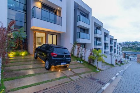 Casa de condomínio para alugar com 167m², 3 quartos e 2 vagas Casa de condomínio para alugar com 167m², 3 quartos e 2 vagasFachada